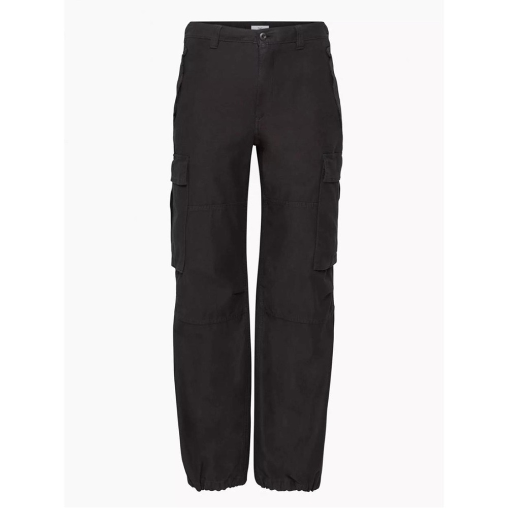 Aritzia TNA Mid rise supply cargo pants black size 0